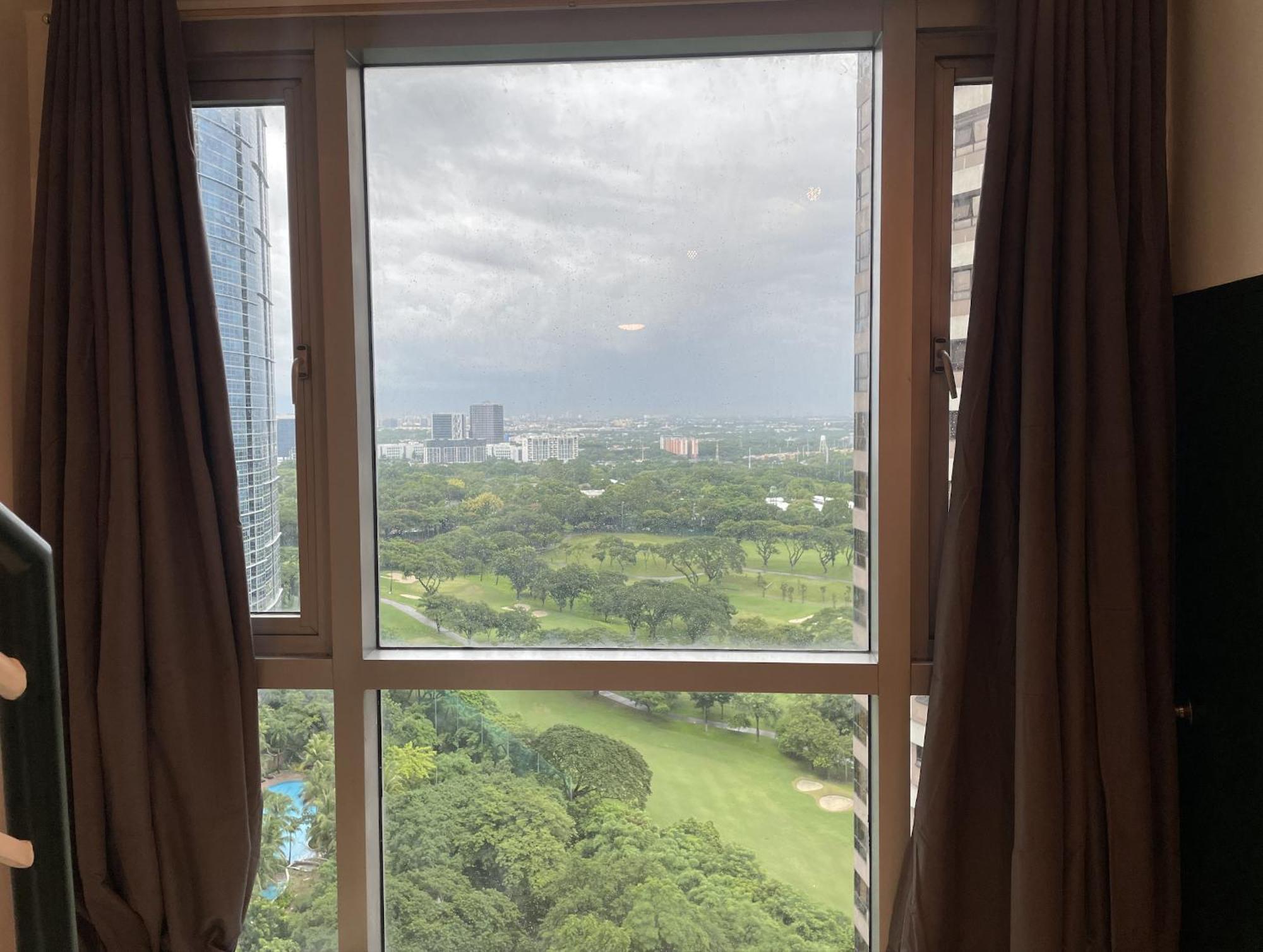Prime Avant Bgc Location Apartments By Ph Staycation Манила Екстериор снимка