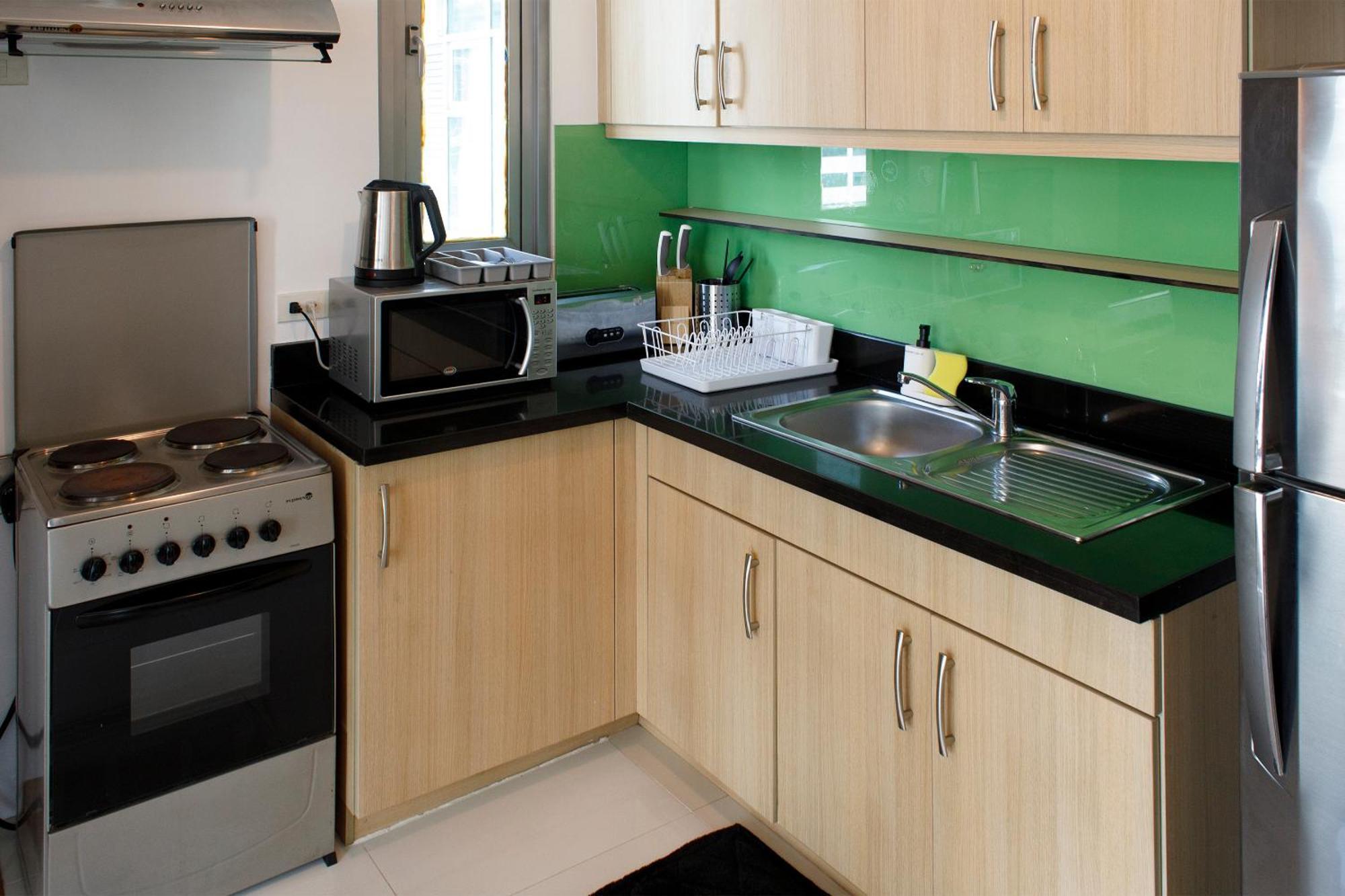 Prime Avant Bgc Location Apartments By Ph Staycation Манила Екстериор снимка