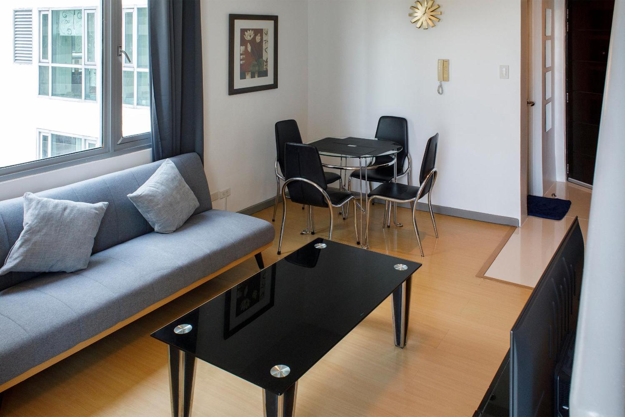 Prime Avant Bgc Location Apartments By Ph Staycation Манила Екстериор снимка