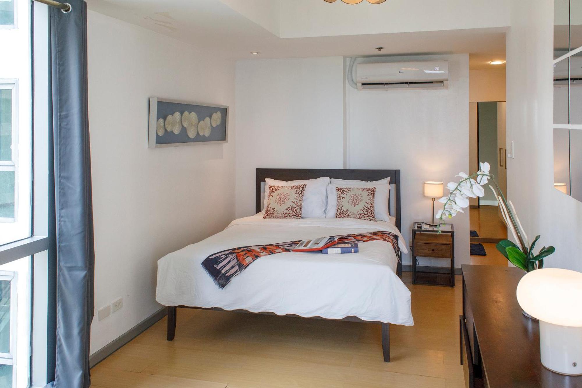 Prime Avant Bgc Location Apartments By Ph Staycation Манила Екстериор снимка